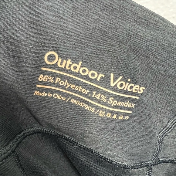 OUTDOOR VOICES Warm Up Legging in Black, Size Medium - Picture 6 of 7
